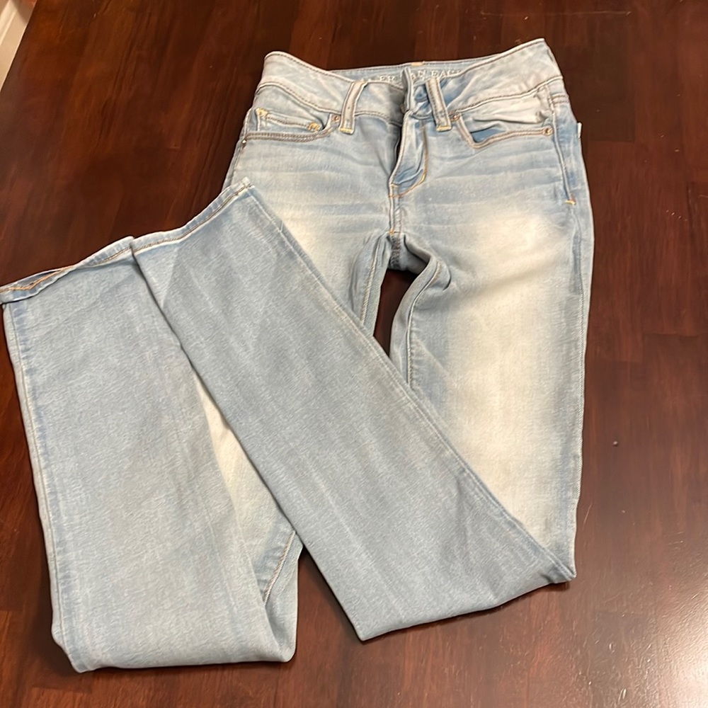 Light wash american eagle jeans